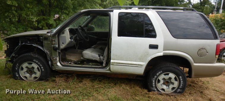image for item FN9350 2004 Chevrolet Blazer  SUV