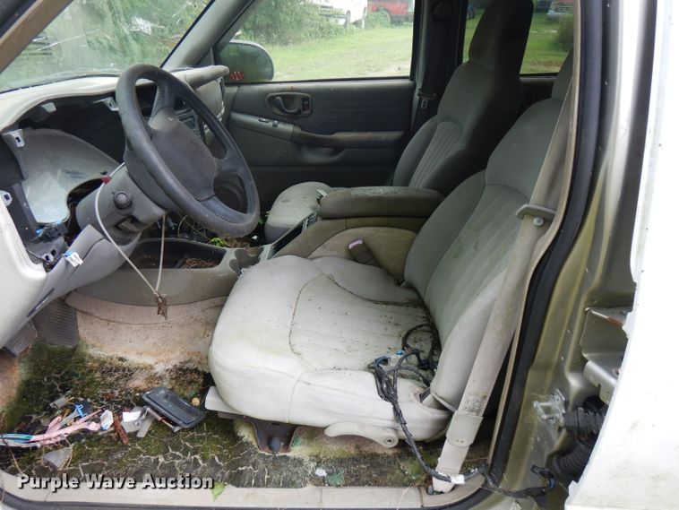 image for item FN9350 2004 Chevrolet Blazer  SUV