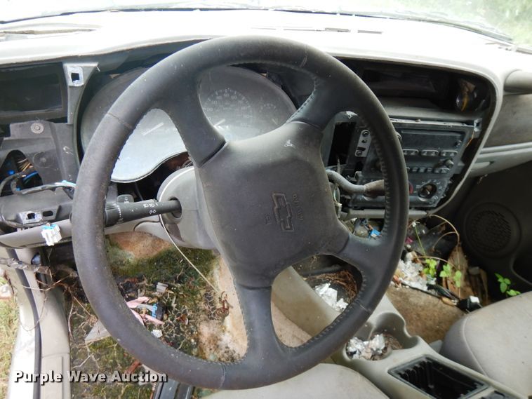 image for item FN9350 2004 Chevrolet Blazer  SUV