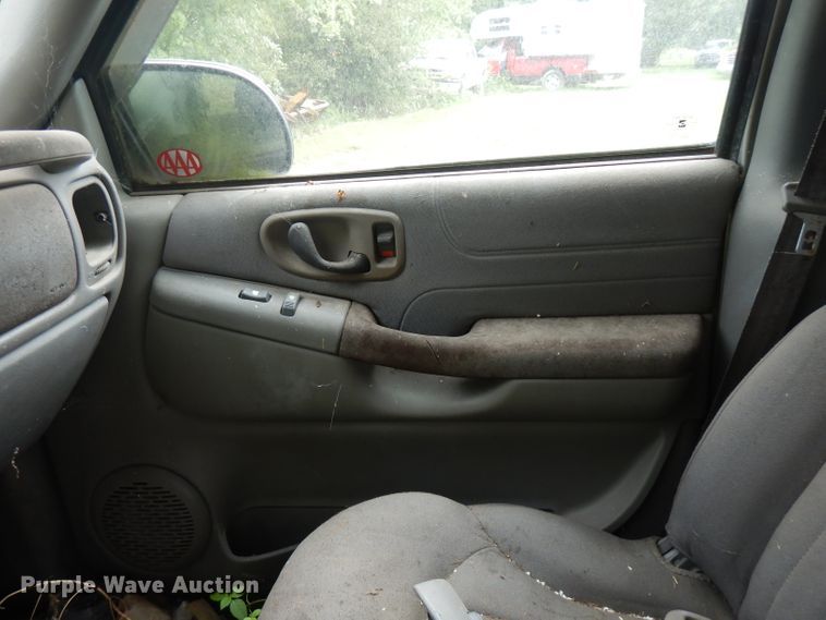 image for item FN9350 2004 Chevrolet Blazer  SUV