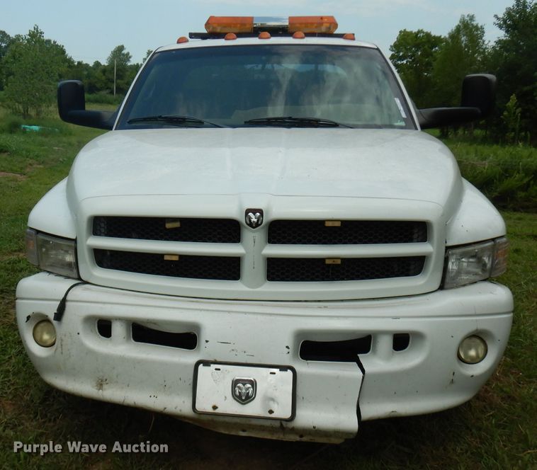 image for item FN9351 2001 Dodge Ram 3500  Quad Cab tow truck
