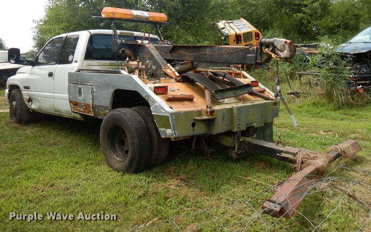 image for item FN9351 2001 Dodge Ram 3500  Quad Cab tow truck