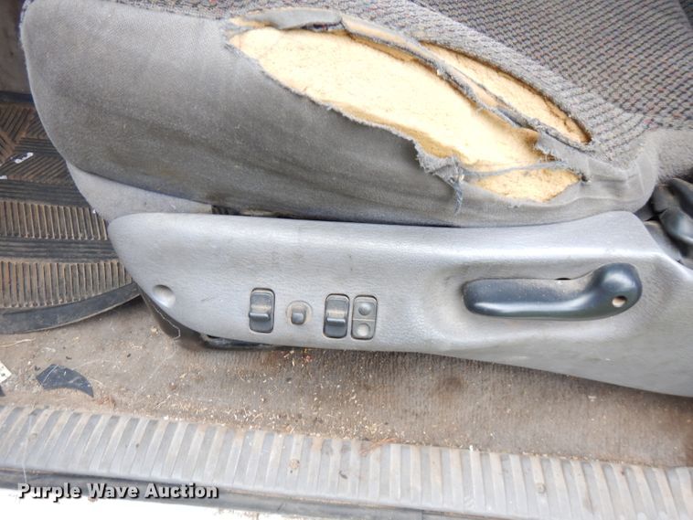 image for item FN9351 2001 Dodge Ram 3500  Quad Cab tow truck