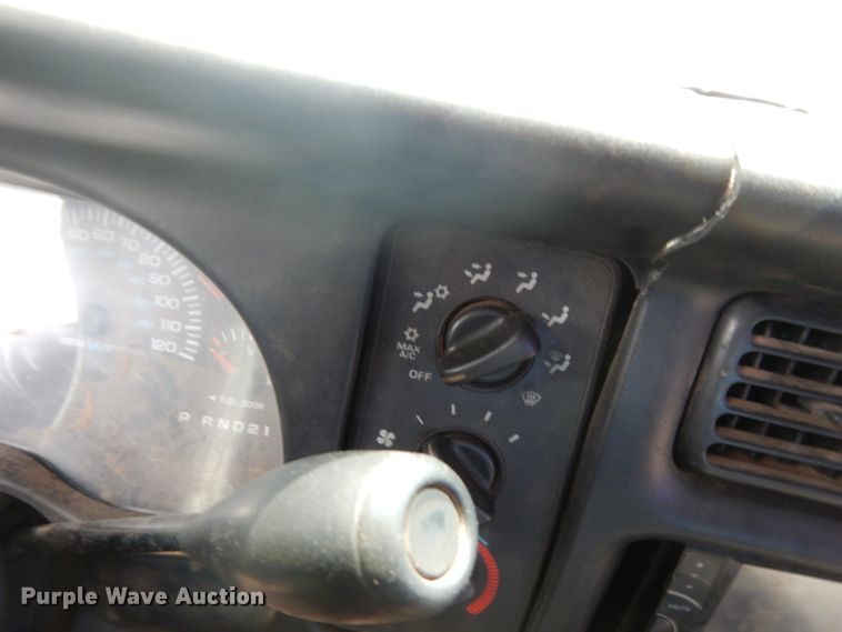 image for item FN9351 2001 Dodge Ram 3500  Quad Cab tow truck