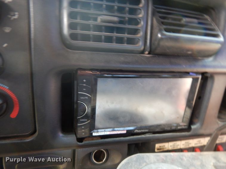 image for item FN9351 2001 Dodge Ram 3500  Quad Cab tow truck