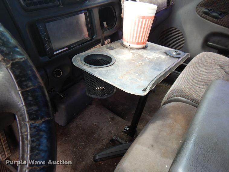 image for item FN9351 2001 Dodge Ram 3500  Quad Cab tow truck