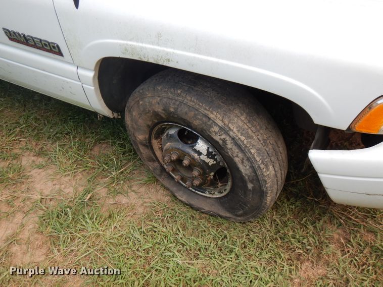 image for item FN9351 2001 Dodge Ram 3500  Quad Cab tow truck