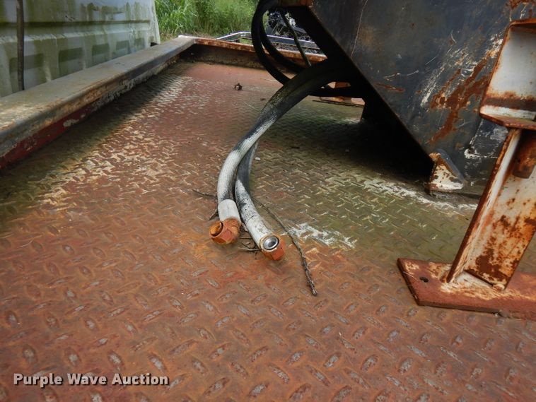 image for item FN9351 2001 Dodge Ram 3500  Quad Cab tow truck