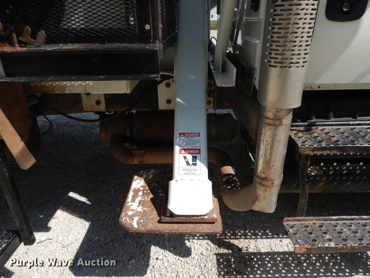image for item FP9765 2012 International DuraStar 4300  forestry bucket truck