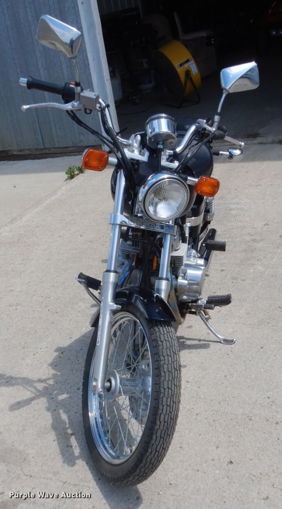 image for item FT9045 2002 Honda Rebel motorcycle