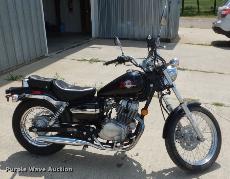 image for item FT9045 2002 Honda Rebel motorcycle