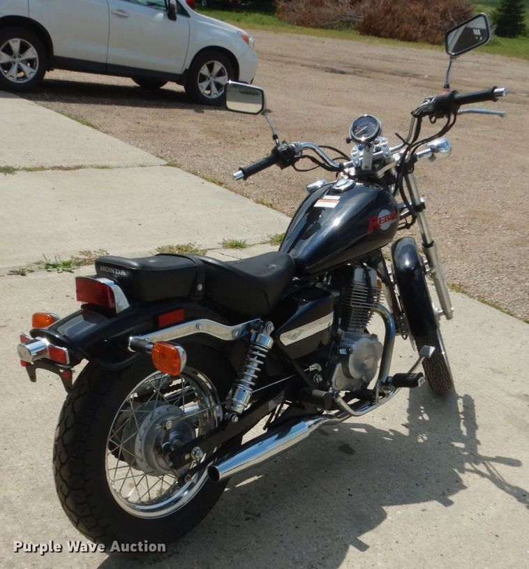 image for item FT9045 2002 Honda Rebel motorcycle