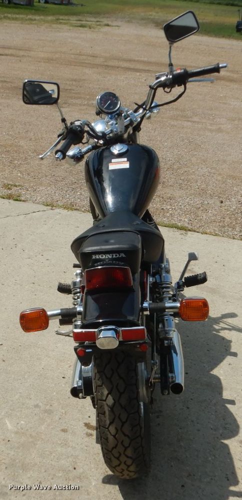 image for item FT9045 2002 Honda Rebel motorcycle