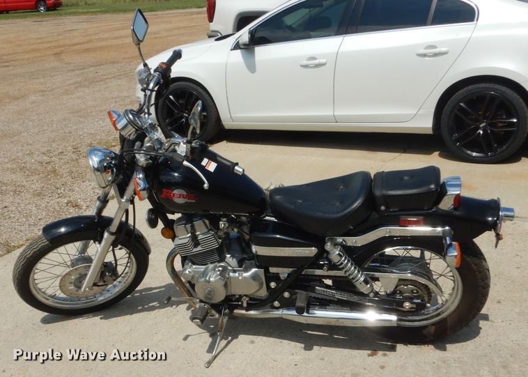 image for item FT9045 2002 Honda Rebel motorcycle