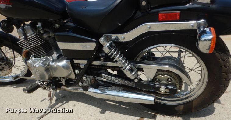 image for item FT9045 2002 Honda Rebel motorcycle