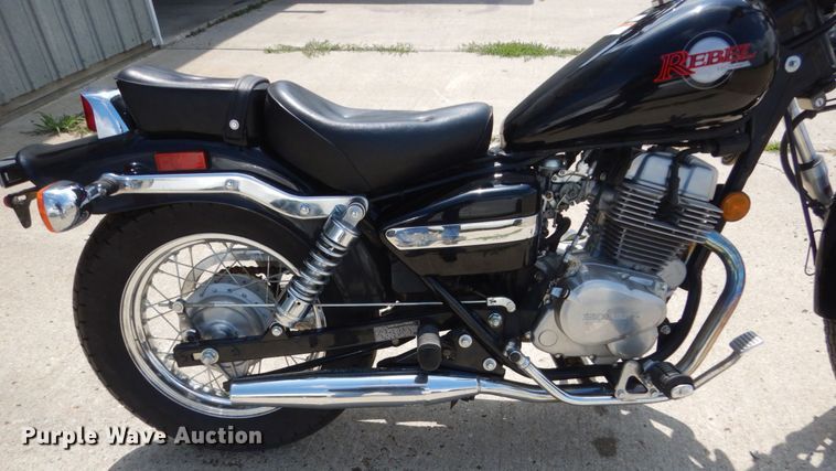 image for item FT9045 2002 Honda Rebel motorcycle