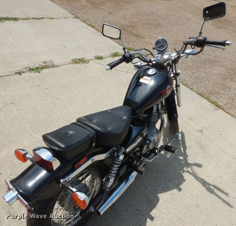 image for item FT9045 2002 Honda Rebel motorcycle