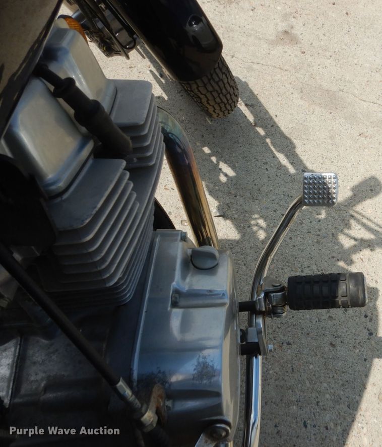 image for item FT9045 2002 Honda Rebel motorcycle