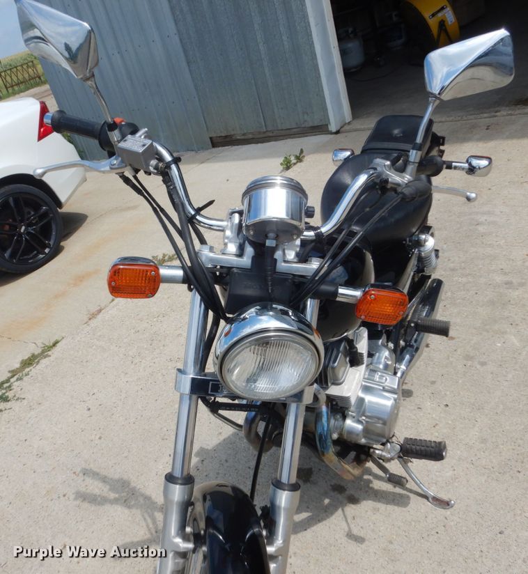 image for item FT9045 2002 Honda Rebel motorcycle