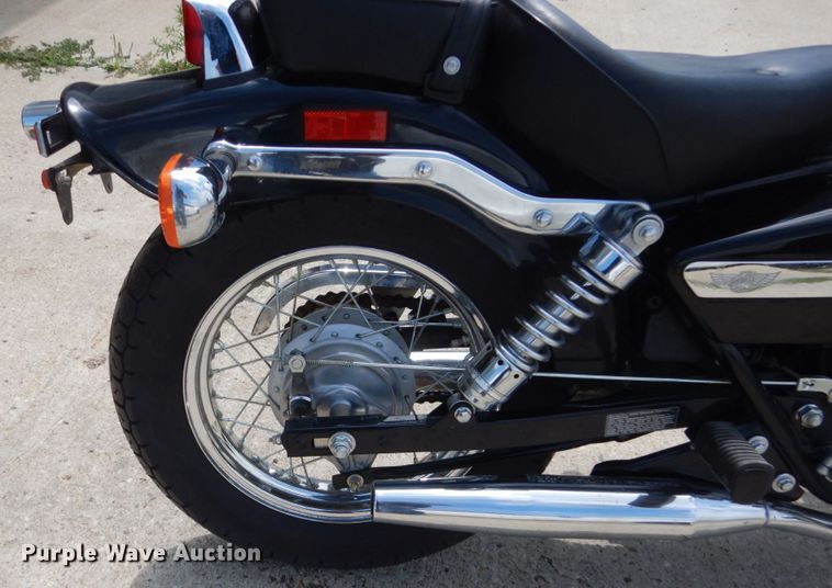 image for item FT9045 2002 Honda Rebel motorcycle