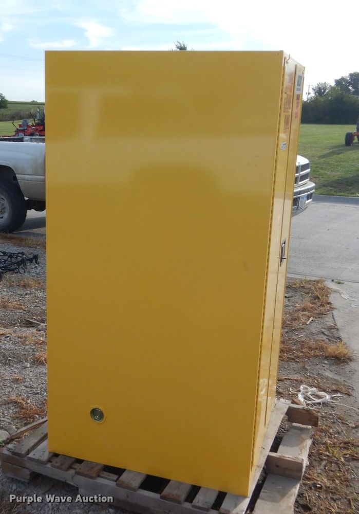 image for item FT9065 Safety cabinet