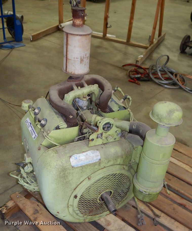 image for item FY9222 Wisconsin VH1D four cylinder gas engine