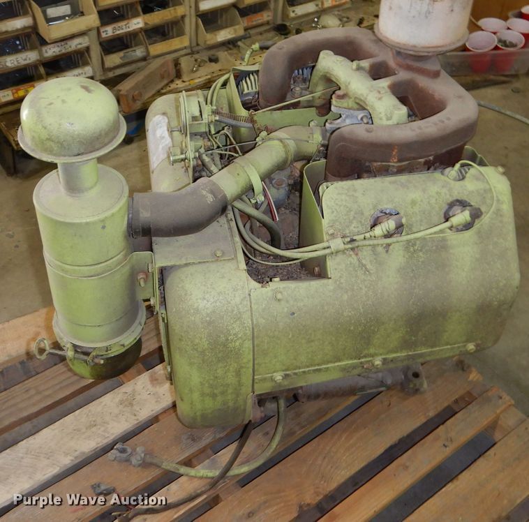 image for item FY9222 Wisconsin VH1D four cylinder gas engine