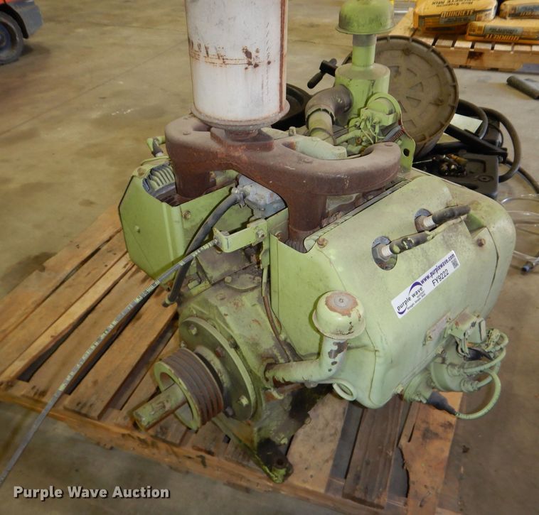 image for item FY9222 Wisconsin VH1D four cylinder gas engine