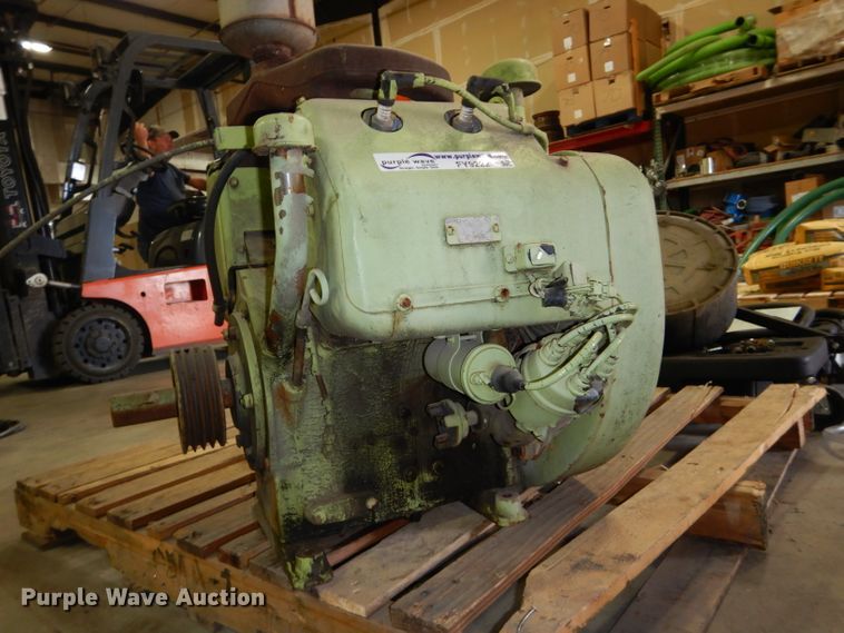 image for item FY9222 Wisconsin VH1D four cylinder gas engine