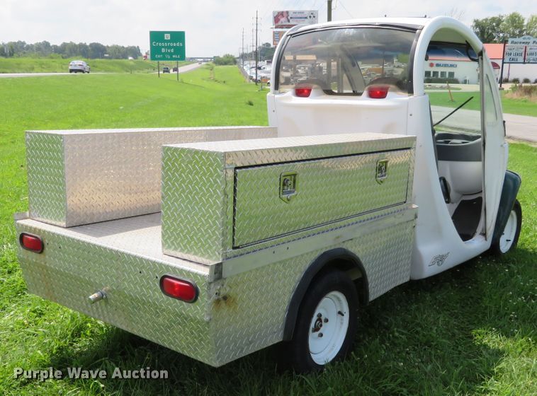 image for item GI9194 2002 GEM E825  utility vehicle