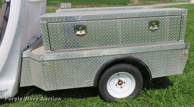 image for item GI9194 2002 GEM E825  utility vehicle