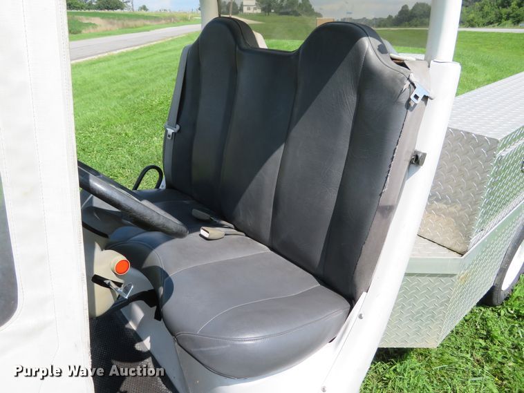 image for item GI9194 2002 GEM E825  utility vehicle