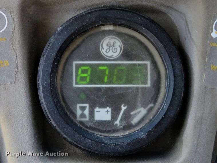 image for item GI9194 2002 GEM E825  utility vehicle