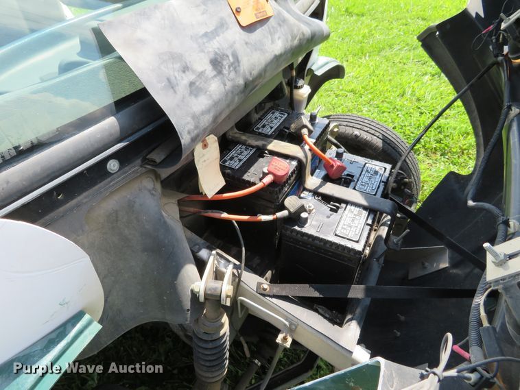 image for item GI9194 2002 GEM E825  utility vehicle