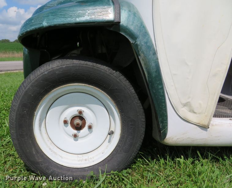 image for item GI9194 2002 GEM E825  utility vehicle