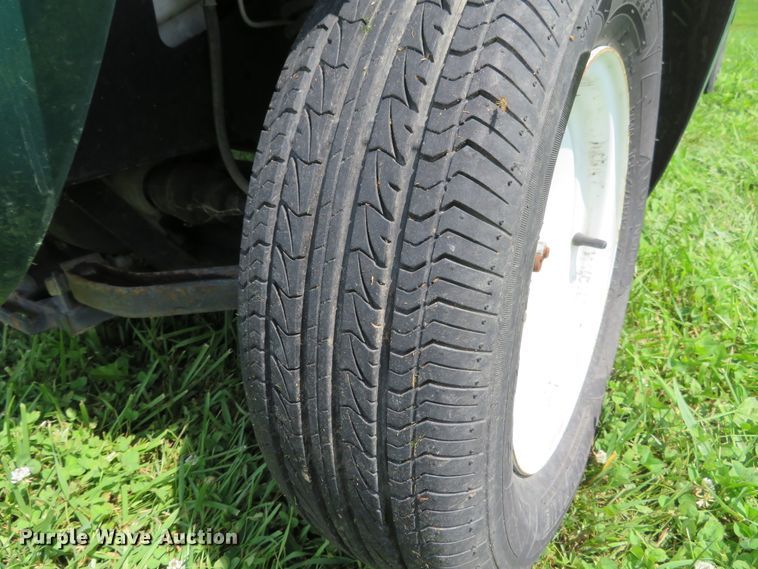 image for item GI9194 2002 GEM E825  utility vehicle