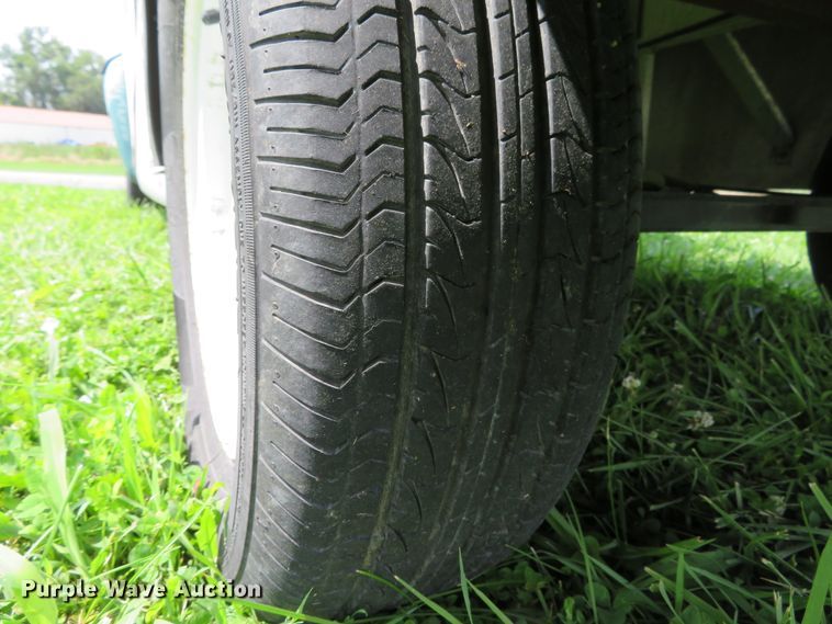 image for item GI9194 2002 GEM E825  utility vehicle