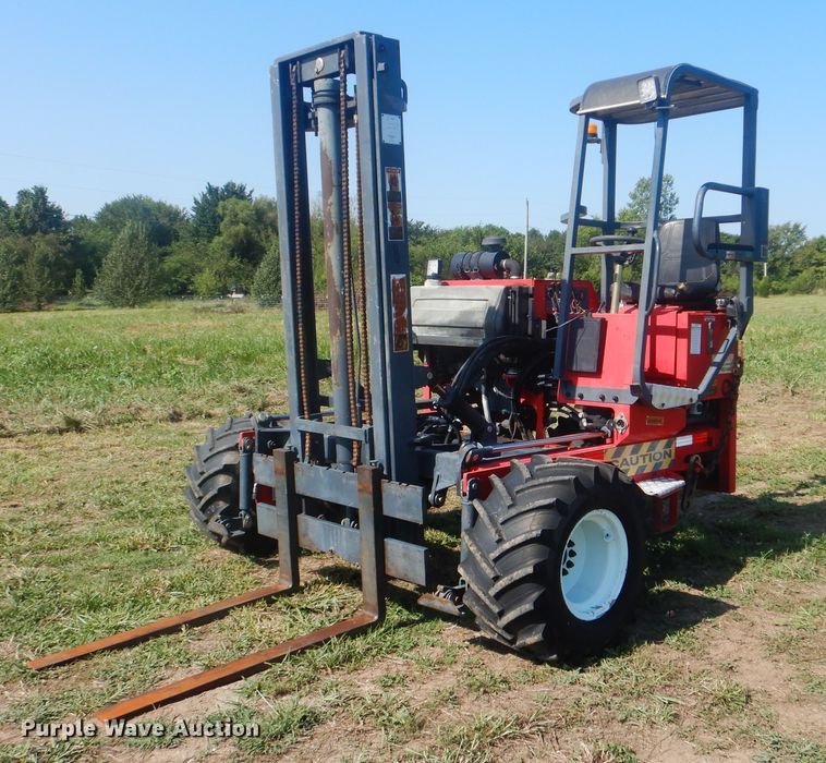 image for item GM9118 2006 Moffett M5500  piggyback forklift