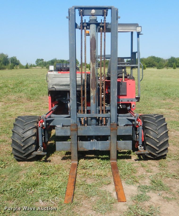 image for item GM9118 2006 Moffett M5500  piggyback forklift