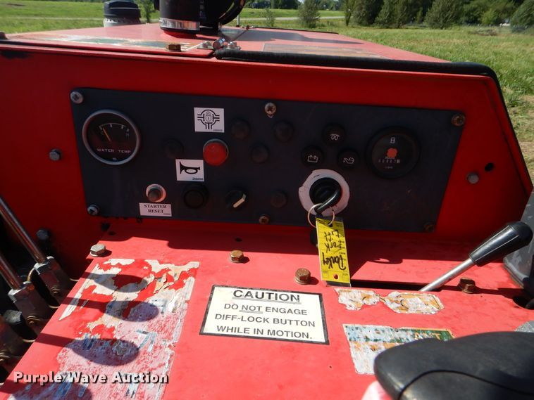 image for item GM9118 2006 Moffett M5500  piggyback forklift