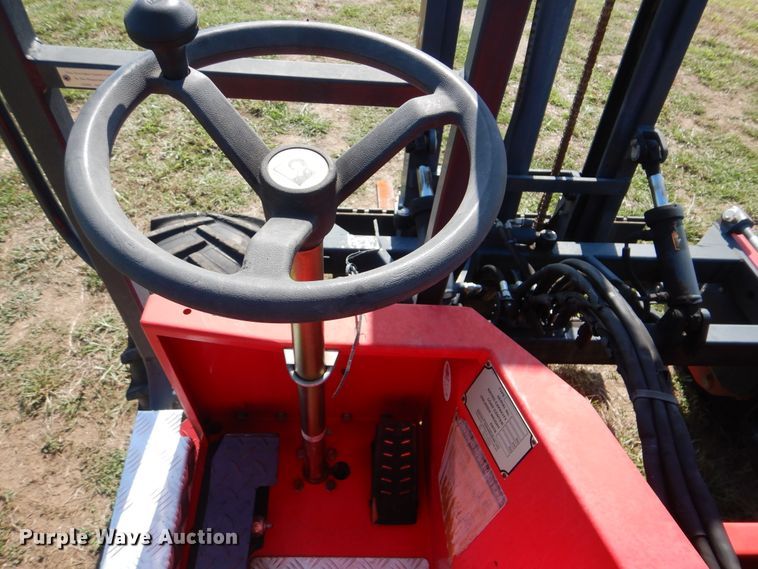 image for item GM9118 2006 Moffett M5500  piggyback forklift