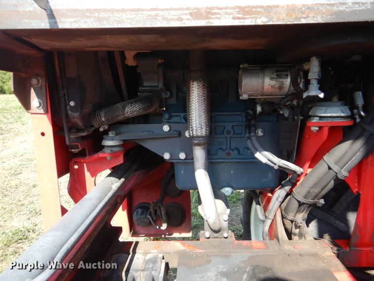 image for item GM9118 2006 Moffett M5500  piggyback forklift