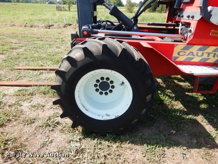 image for item GM9118 2006 Moffett M5500  piggyback forklift