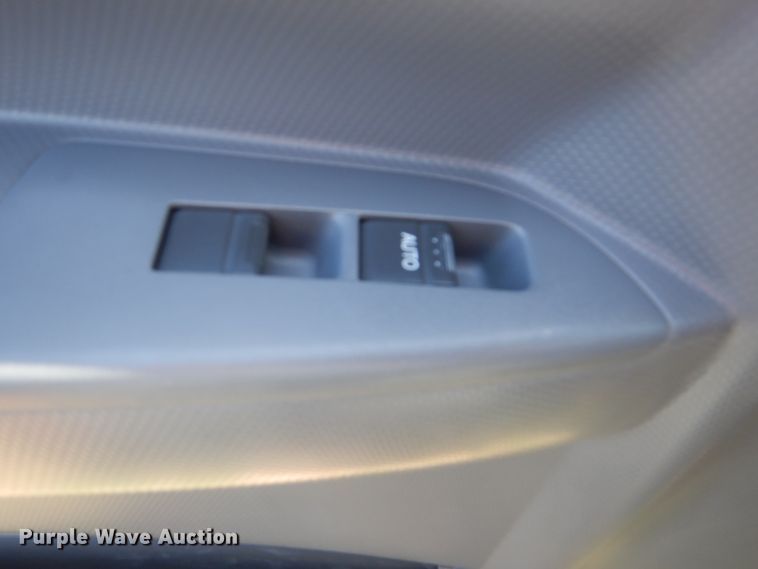 image for item GM9119 2012 Isuzu NPR  refrigerated truck