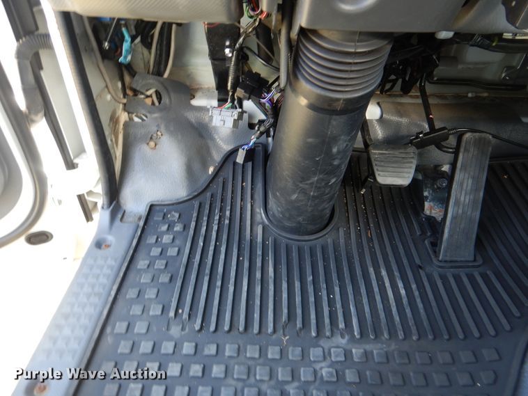 image for item GM9119 2012 Isuzu NPR  refrigerated truck