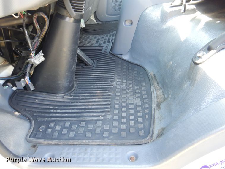 image for item GM9119 2012 Isuzu NPR  refrigerated truck