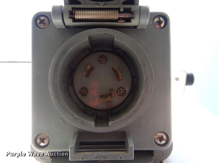 image for item GM9119 2012 Isuzu NPR  refrigerated truck