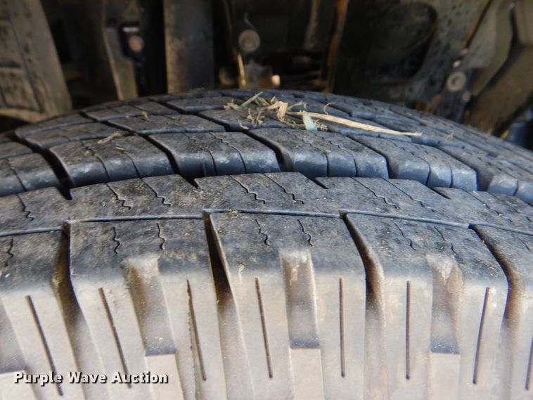 image for item GM9119 2012 Isuzu NPR  refrigerated truck