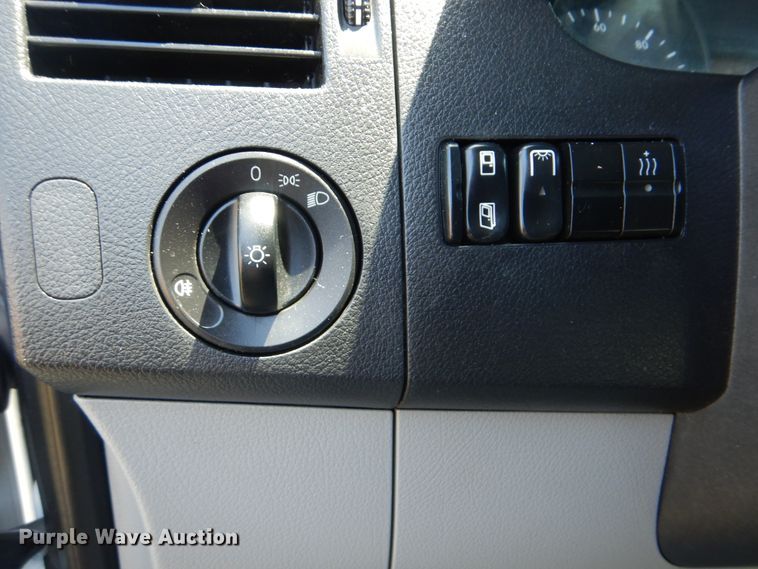 image for item GM9123 2009 Freightliner Sprinter 3500  shuttle bus