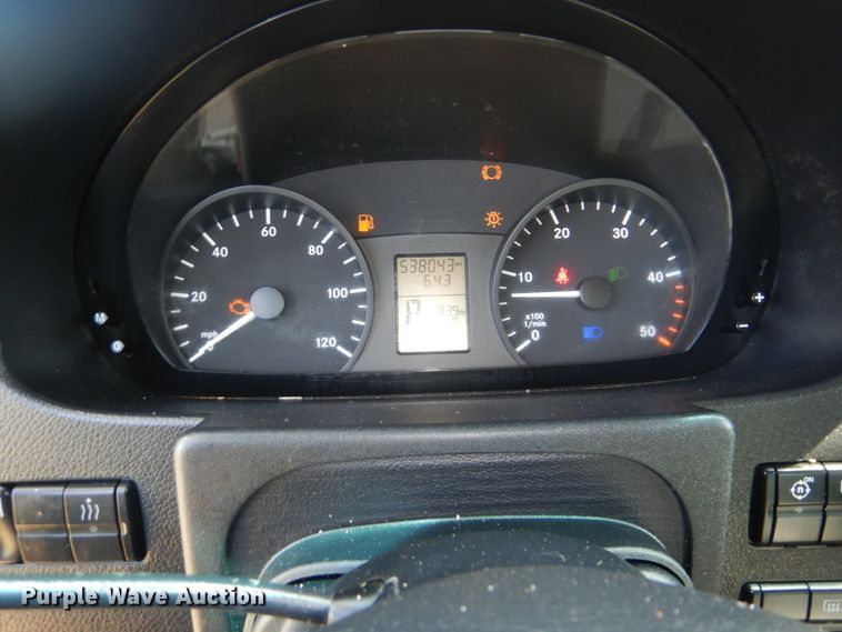 image for item GM9123 2009 Freightliner Sprinter 3500  shuttle bus